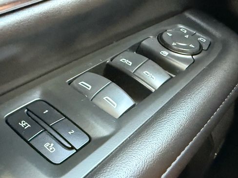 Used 2022 Chevrolet Suburban LT image 16