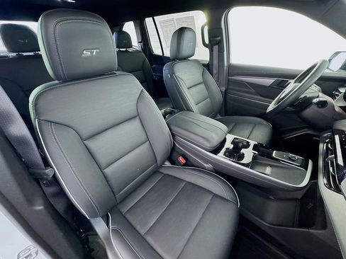 Used 2025 Buick Enclave Sport Touring w/ LPO, Floor Liner Package image 29