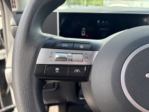 Certified 2025 Hyundai Tucson SE FWD image 10