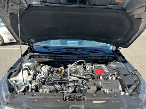 Used 2025 Nissan Altima 2.5 SV FWD image 33