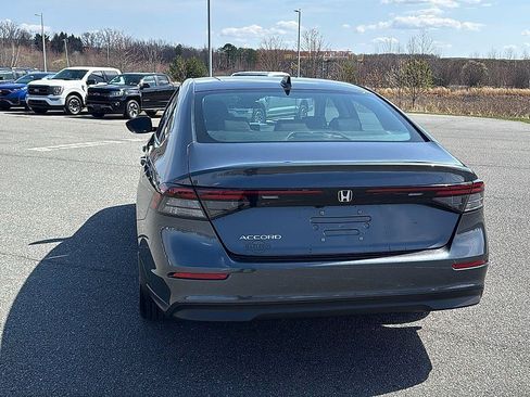 Used 2025 Honda Accord LX image 7
