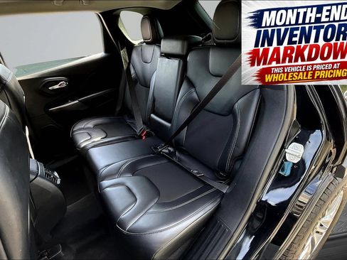 Used 2021 Jeep Cherokee Latitude Plus AWD/4WD image 25