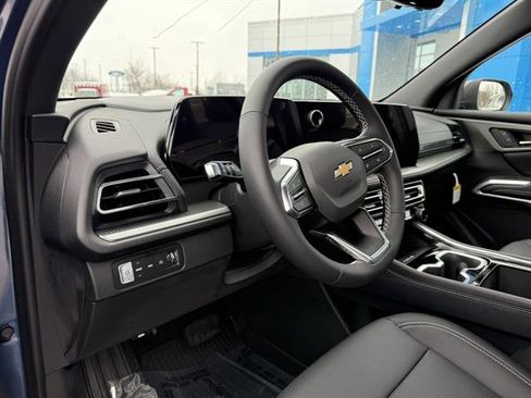 New 2026 Chevrolet Traverse LT w/ Sun and Wheel Package image 2