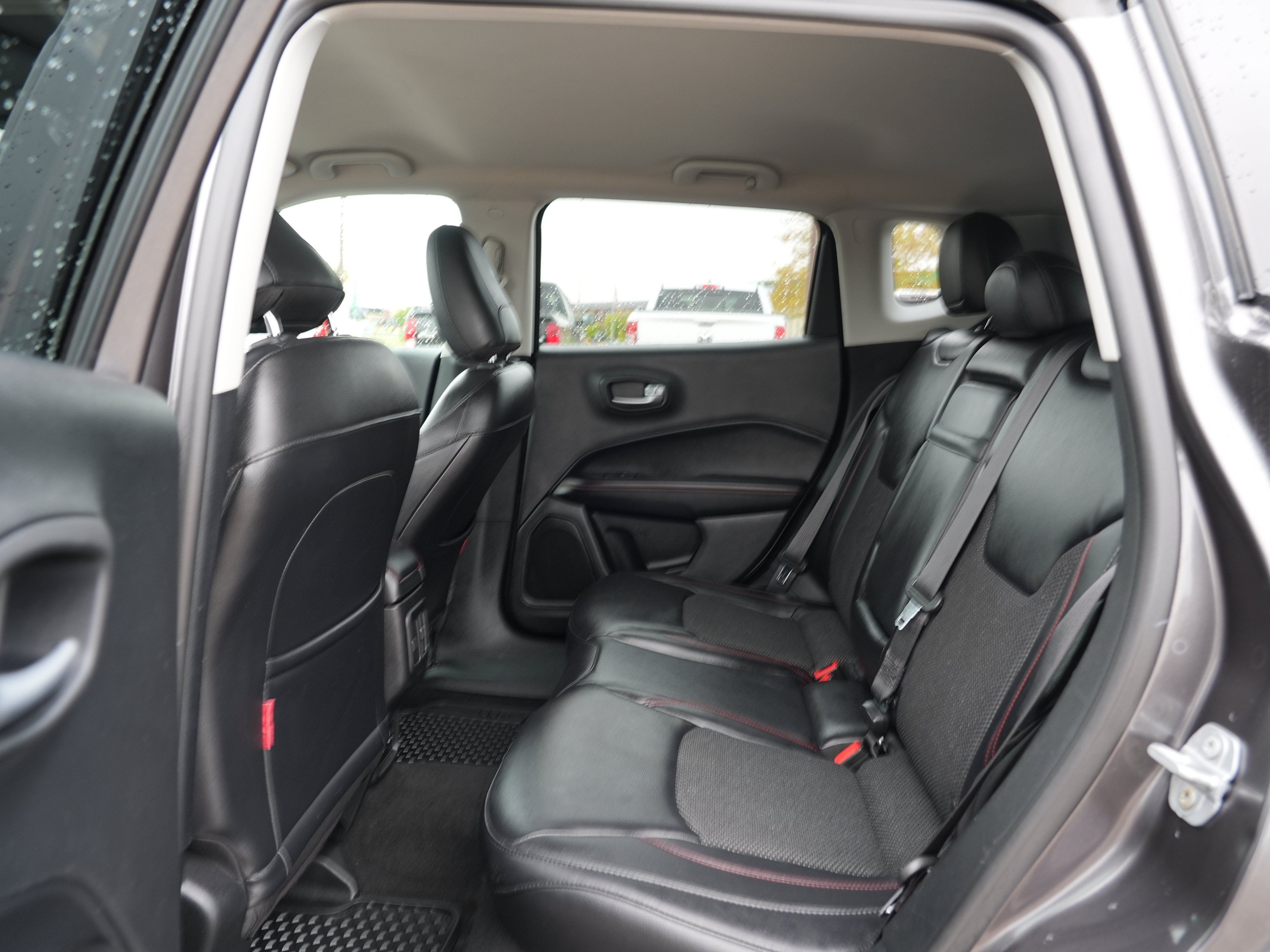 Used 2017 Jeep Compass Trailhawk AWD/4WD image 18