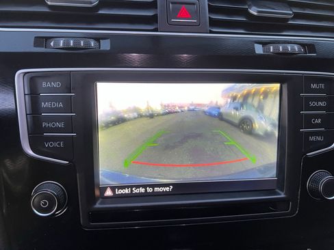 Used 2016 Volkswagen GTI SE image 20