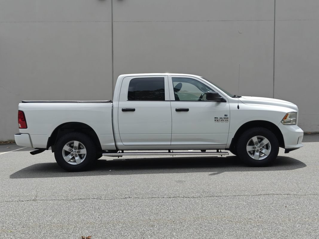 Used 2018 RAM 1500 Express AWD/4WD image 2