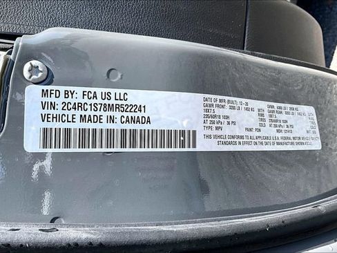 Used 2021 Chrysler Pacifica Limited w/ Uconnect Theater Family Group image 16