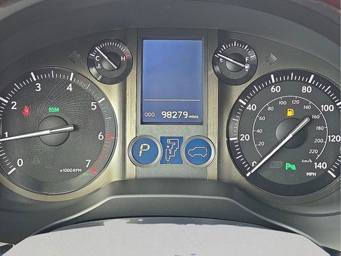 Used 2017 Lexus GX 460 Premium w/ Premium Package AWD/4WD image 23