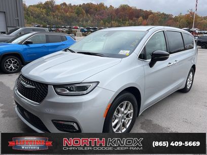 Used 2024 Chrysler Pacifica Touring-L