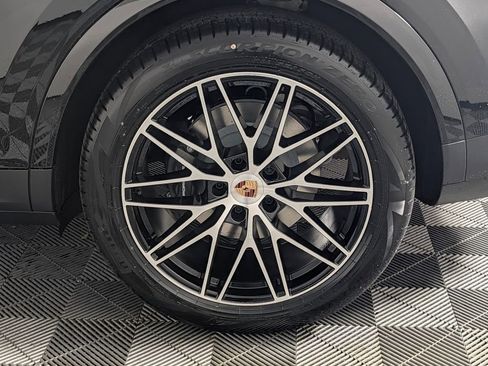 New 2026 Porsche Cayenne Coupe image 12