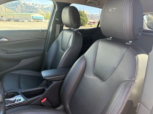 Used 2024 Buick Encore GX Sport Touring image 11