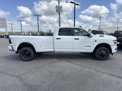 New 2026 RAM 3500 Big Horn AWD/4WD image 6