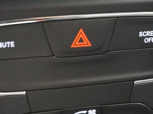 Certified 2018 Jeep Compass Limited image 39