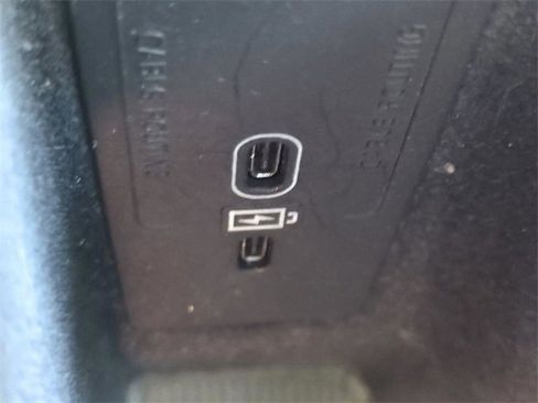 Certified 2023 Volvo XC60 B5 Ultimate w/ Protection Package Premier image 19