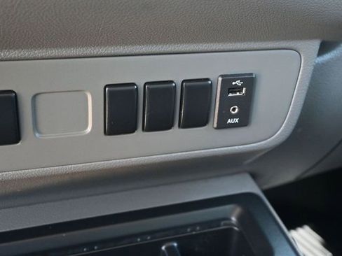 Used 2020 Nissan NV 2500 S image 24