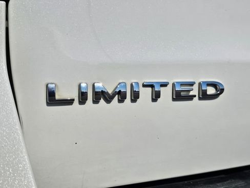 Certified 2022 Ford Expedition Limited image 38