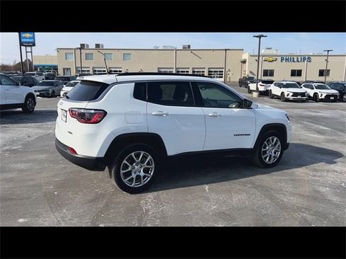 Used 2022 Jeep Compass Latitude image 8