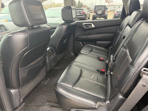 Used 2017 Nissan Pathfinder Platinum w/ Family Entertainment Package image 11