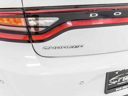 Used 2022 Dodge Charger SXT RWD image 5