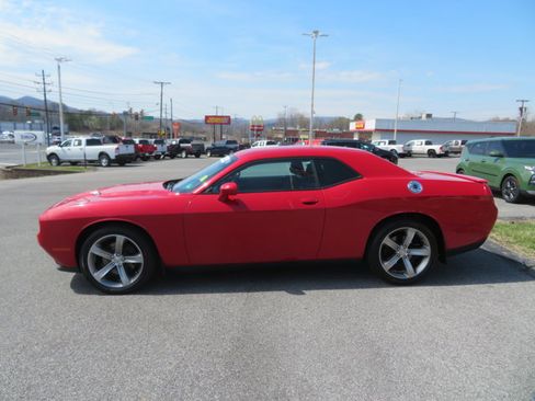 Used 2015 Dodge Challenger SXT w/ Super Sport Group (SS/T) image 7