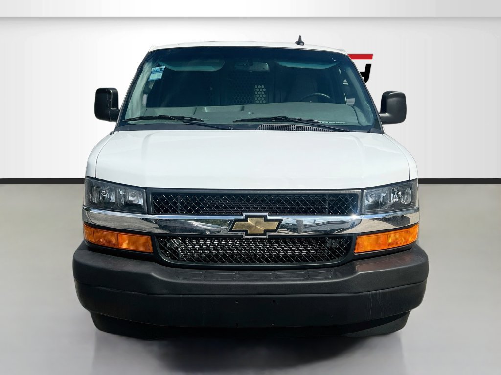 Used 2025 Chevrolet Express 2500 w/ Driver Convenience Package RWD image 2