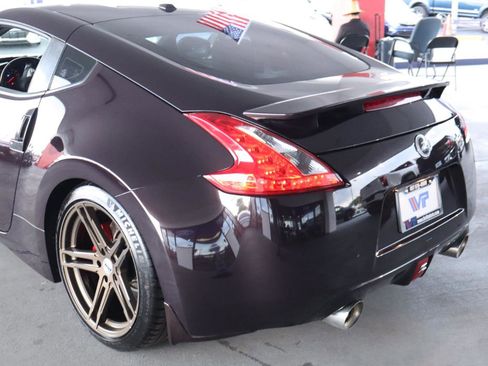 Used 2015 Nissan 370Z Coupe RWD image 9