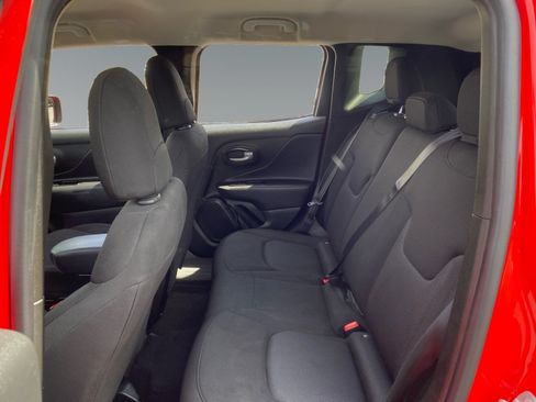 Used 2023 Jeep Renegade Latitude AWD/4WD image 13