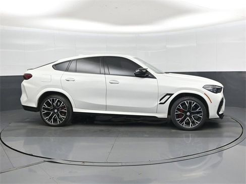 Used 2022 BMW X6 M Base w/ Competition Package image 2