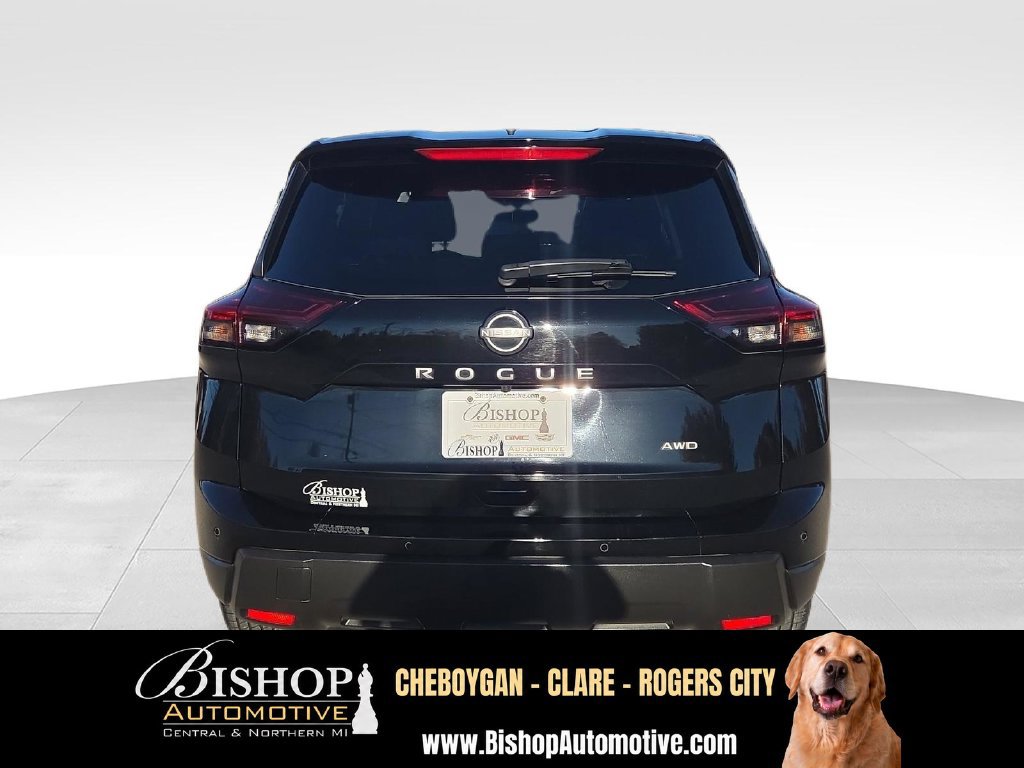 Used 2024 Nissan Rogue S AWD/4WD image 7
