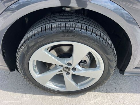 Certified 2025 Audi Q5 Premium Plus w/ Premium Plus AWD/4WD image 11