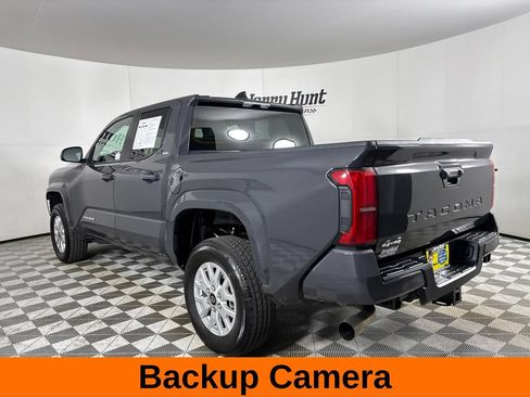Used 2025 Toyota Tacoma SR5 AWD/4WD image 8