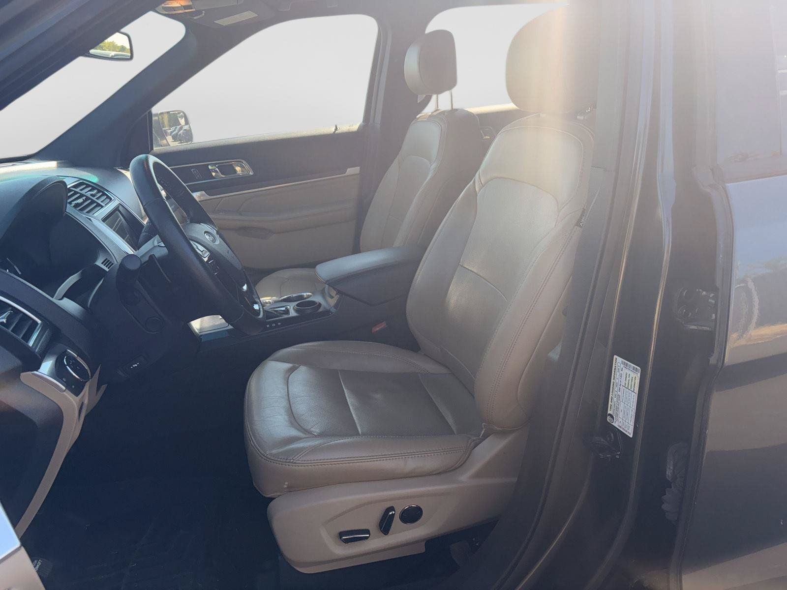 Used 2017 Ford Explorer Limited FWD image 5