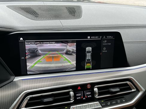 Used 2023 BMW X6 xDrive40i w/ M Sport Package image 20