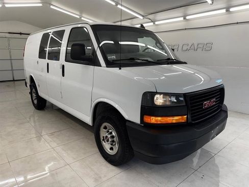 Used 2021 GMC Savana 2500 w/ Driver Convenience Package RWD image 3