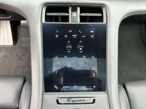 Used 2024 Porsche Taycan image 24