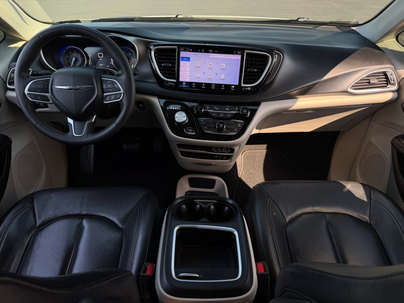 Used 2022 Chrysler Pacifica Touring-L FWD image 14