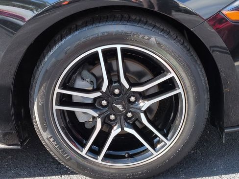 Used 2018 Ford Mustang Premium RWD image 10