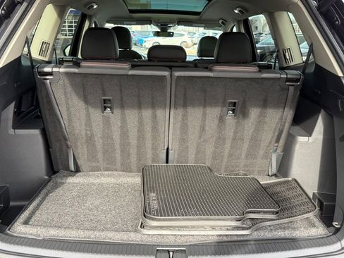 Certified 2025 Volkswagen Atlas Peak Edition SE image 5