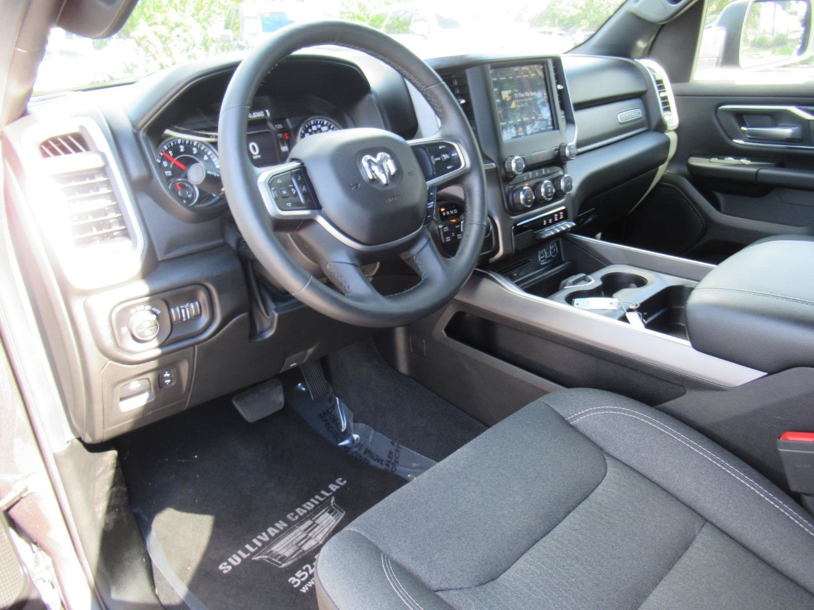 Used 2019 RAM 1500 4x4 Crew Cab image 16