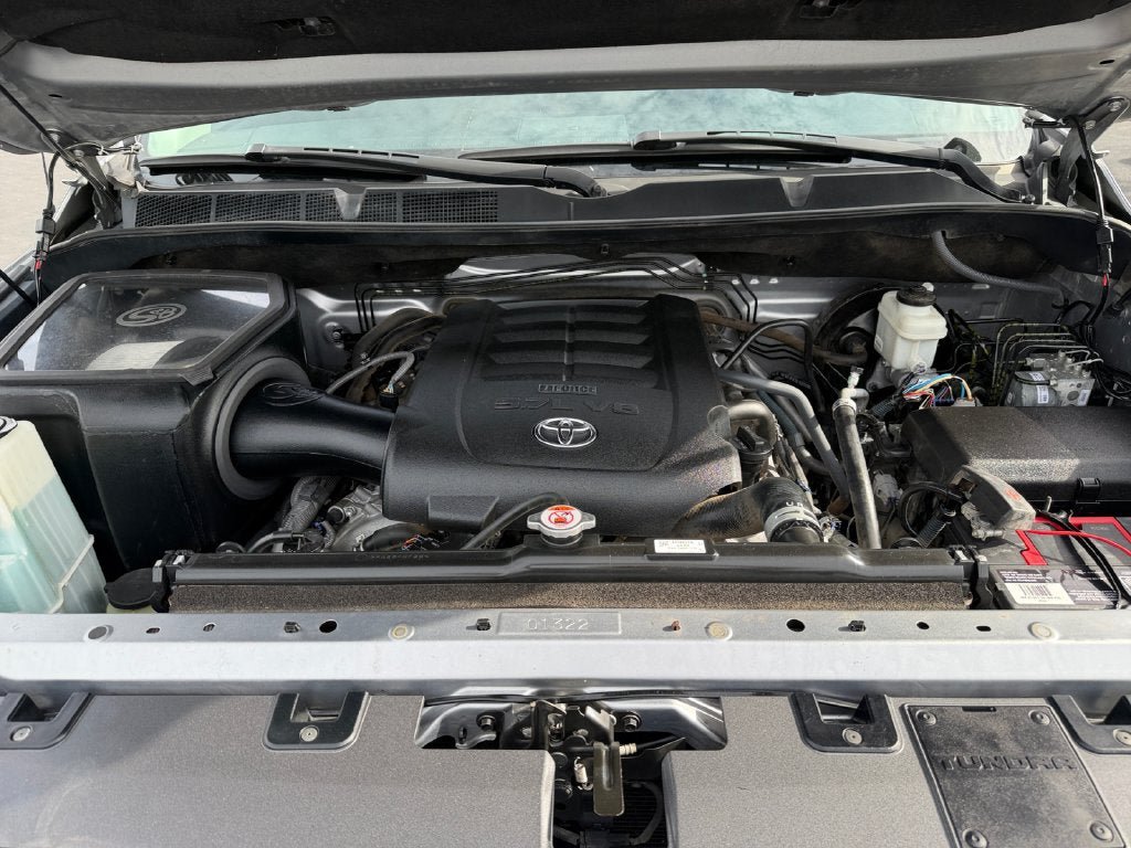 Used 2018 Toyota Tundra SR5 w/ SR5 Upgrade Package AWD/4WD image 30
