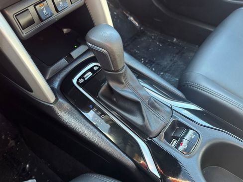 Used 2025 Toyota Corolla Cross AWD Hybrid image 26