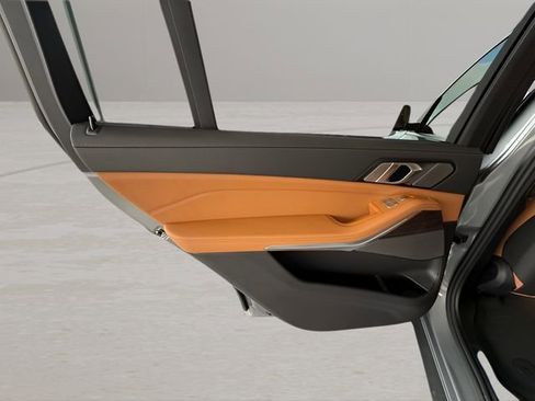 Used 2026 BMW X7 xDrive40i w/ Premium Package image 24