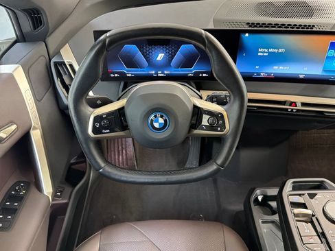 Used 2023 BMW iX xDrive50 w/ Sport Package AWD/4WD image 27