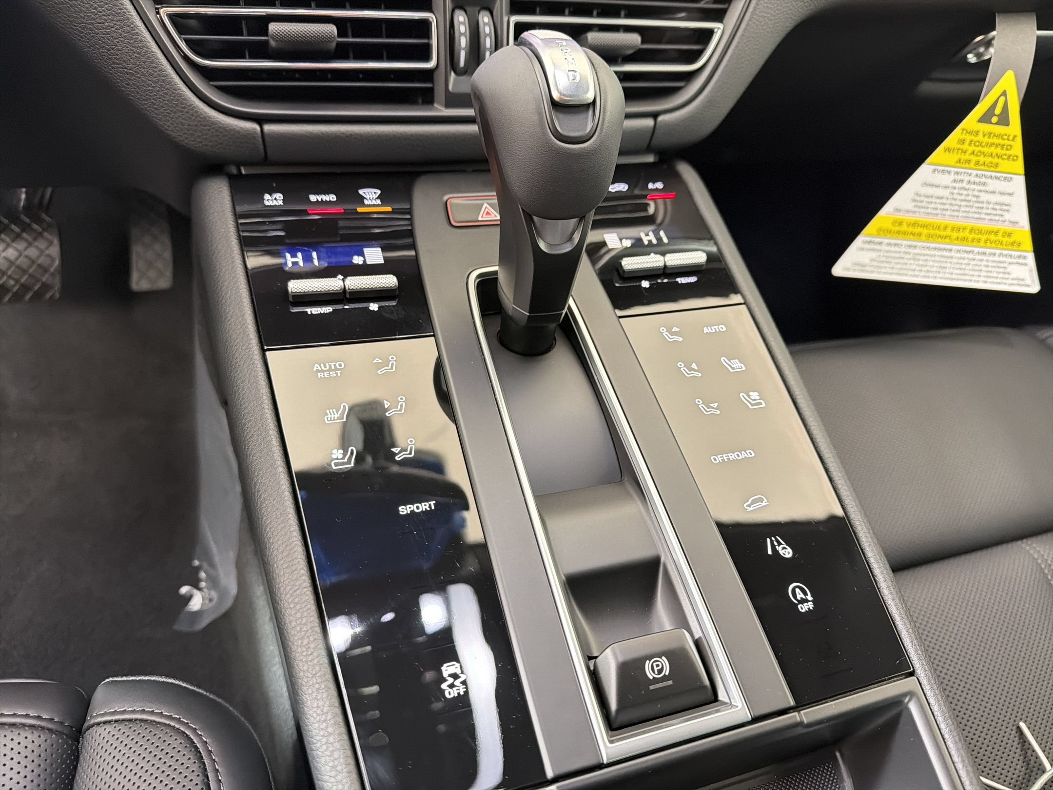 Used 2026 Porsche Macan AWD/4WD image 19