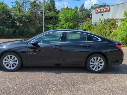 Used 2024 Chevrolet Malibu LT image 2