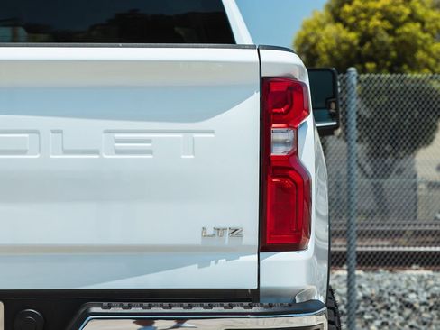 Used 2023 Chevrolet Silverado 2500 LTZ image 11