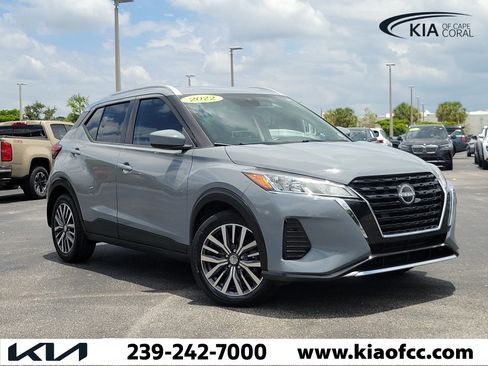 Used 2022 Nissan Kicks SV FWD image 1