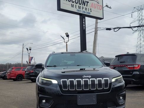 Used 2019 Jeep Cherokee Latitude w/ Popular Appearance Group image 2