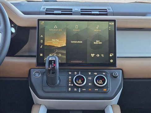 New 2026 Land Rover Defender 110 X-Dynamic SE image 12