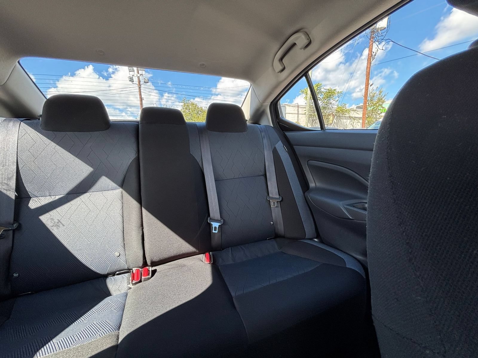 Used 2025 Nissan Versa SV FWD image 34